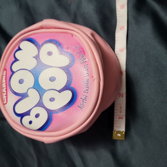 Charms Pop Pink Round Case - Picture 4 of 4